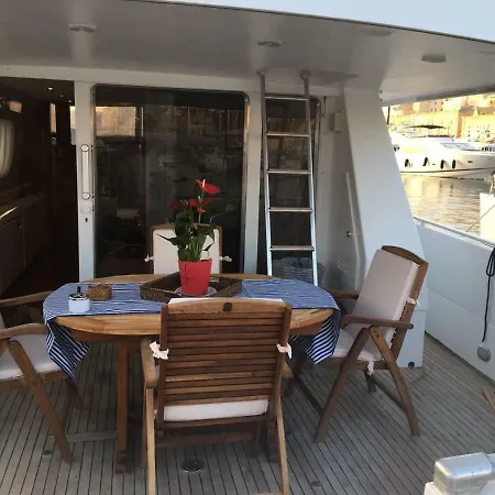 Botel Sea Baroniv 