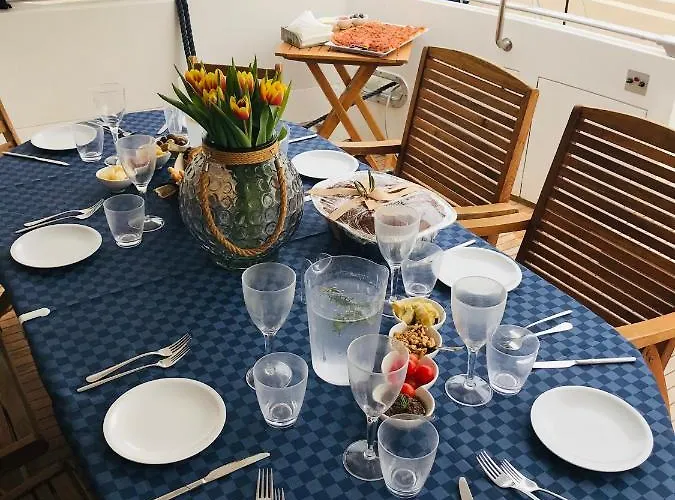 Bådhotel Sea Baroniv 