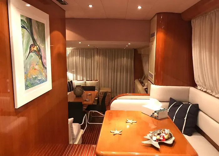 Bådhotel Sea Baroniv 